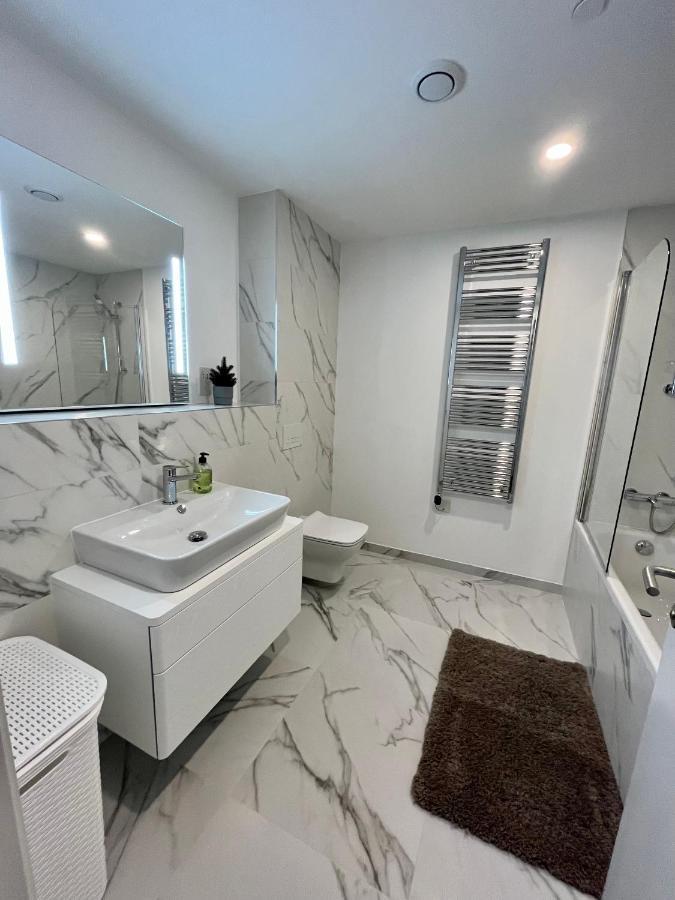 גיברלטר Modern Apartment With Spa And Pool מראה חיצוני תמונה