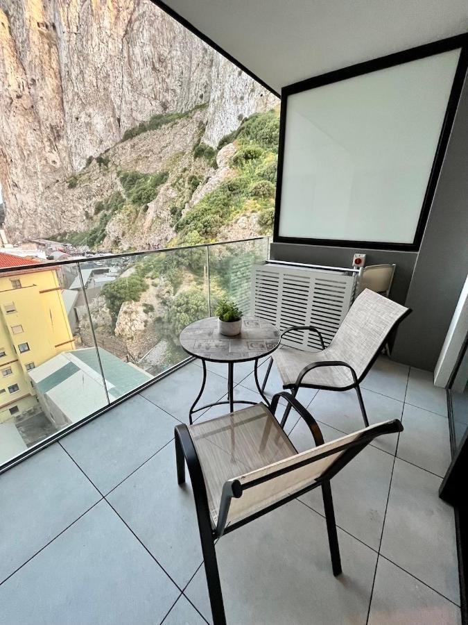 גיברלטר Modern Apartment With Spa And Pool מראה חיצוני תמונה